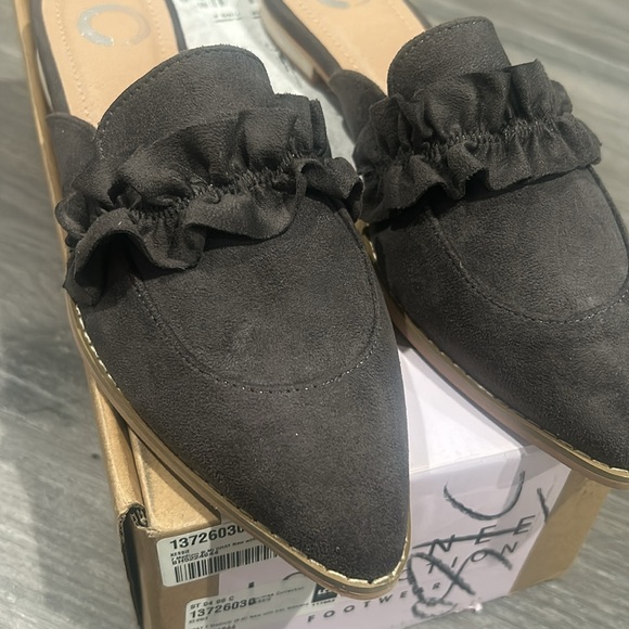 NEW Journee Collection Womens KESSIE Slides Loafer Mule Shoes SZ 7 Grey - Picture 8 of 10
